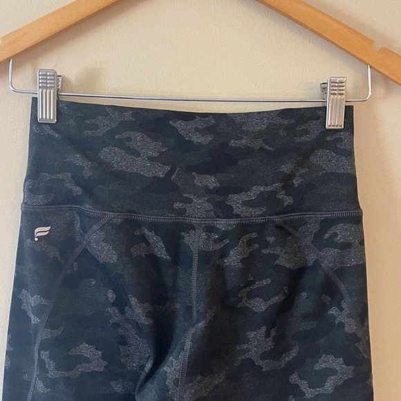 Fabletics Camo Define Powerhold High Waisted 7/8 Leggings Size Small - Picture 4 of 4